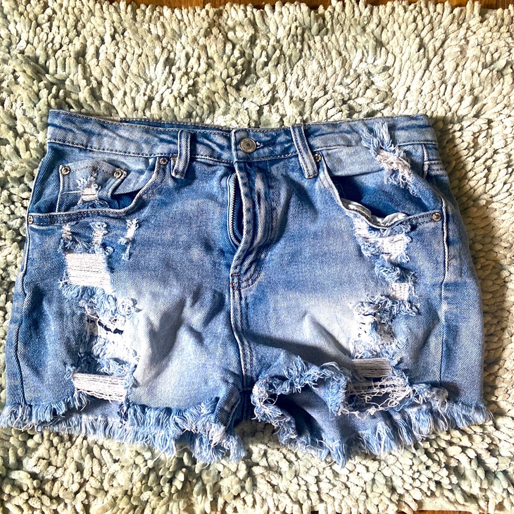 Gently used size 7 almost Famous distressed Jean shorts